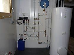 Le service d’installation de l’aquathermie à La Celle-Guenand
